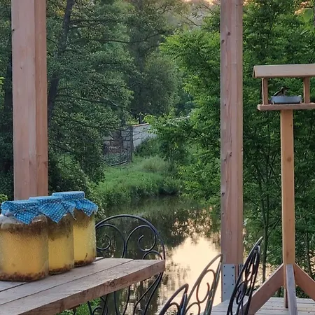 La Fee Capucine - Et Table D'hotes - Espace Bien-etre Et Massages Bed and breakfast
