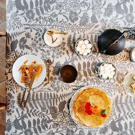La Fée Capucine - Et Table D'hôtes - Espace Bien-être Et Massages Bed & Breakfast Saint-Galmier
